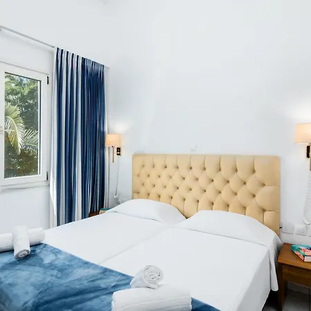 Aparthotel Helion