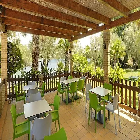 Helion Apartmanhotel Guviá